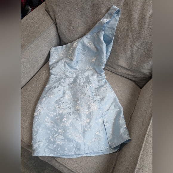 Lucy in the Sky Liana Satin Jacquard One-Shoulder Dress - Picture 3 of 5